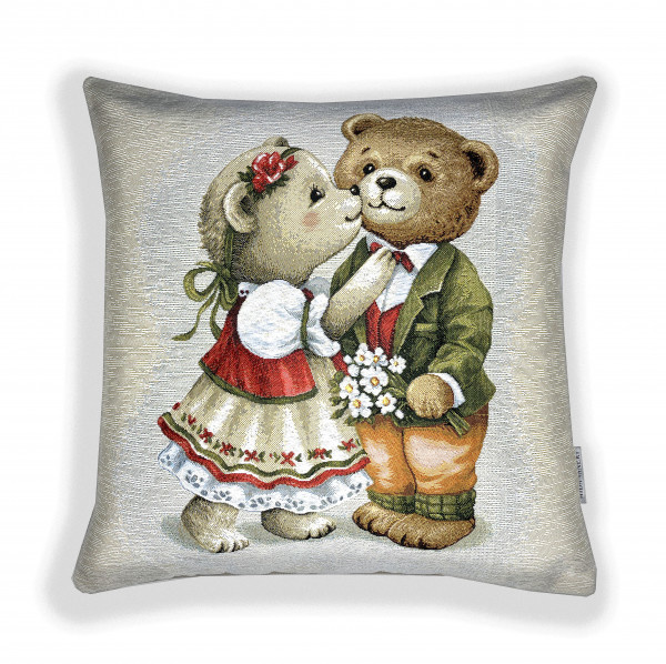 Медвежья нежность- гобеленовая наволочка 