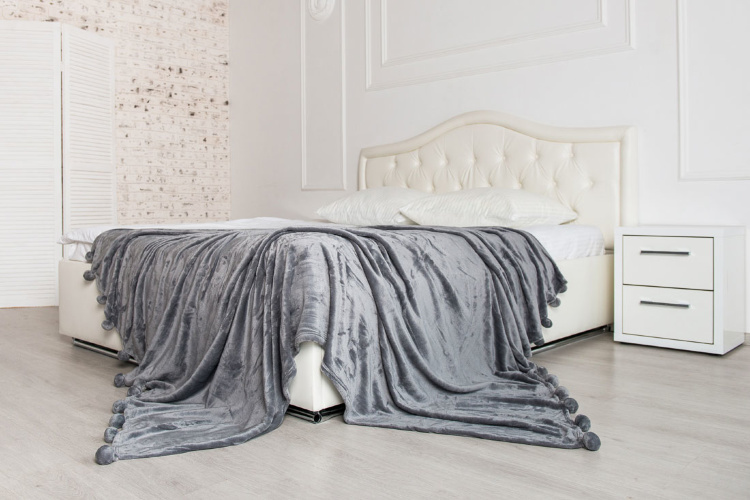 Покрывало-плед Бубон светло - серый