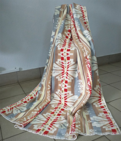 Одеяло Лубны бежевые с красным- 140х205 (100% хлопок)